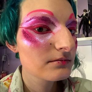 Meet your Posher, Phoenix